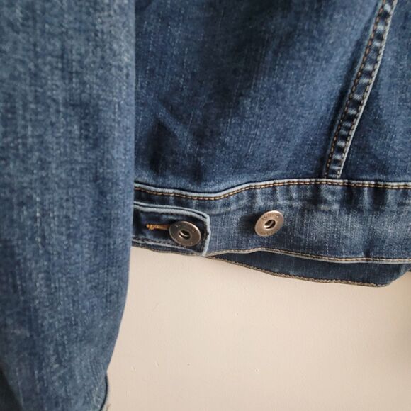 Torrid Denim Women's Trucker Denim Jean Jacket First at Fit Stretch Plus Size 3 - Picture 5 of 13